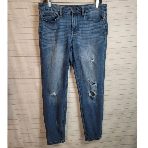 JUDY BLUE RELAXED FIT MEDIUM WASH LIGHT DISTRESSED JEANS, sz 31 - Picture 1 of 14